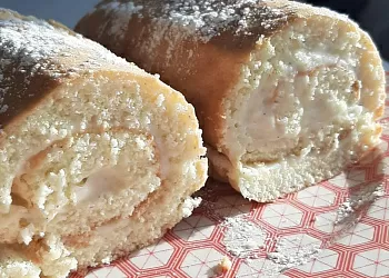 Рулет с заварным сметанным кремом