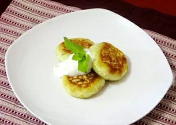 Сырнички с курагой