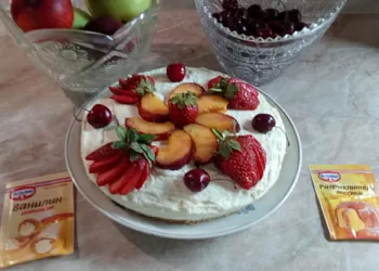 Домашний торт фруктово-ягодный