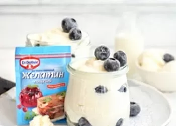 Мусс со вкусом пломбира и голубикой