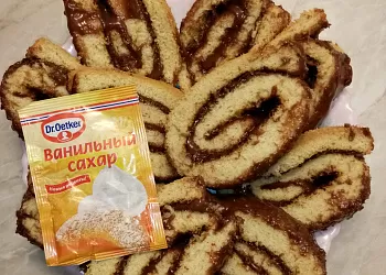 Рулет с шоколадной начинкой