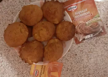 Кексы с яблоками, корицей и орешками