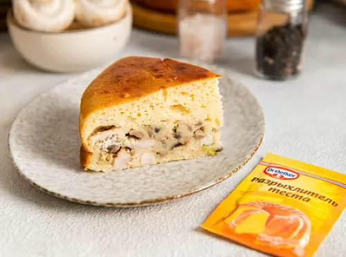 Фото рецепта Заливной пирог с курицей и грибами