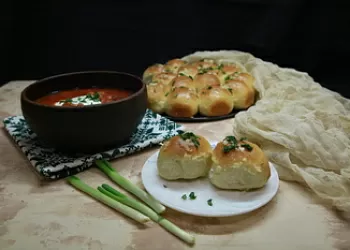 Пампушки с чесноком