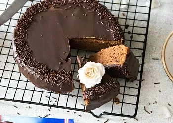 Шоколадно-трюфельный торт