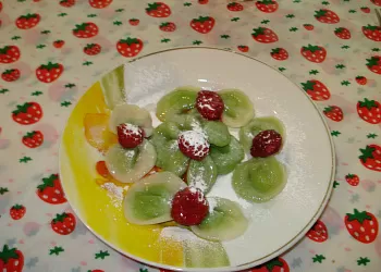 Ленивые пельмени с малиной