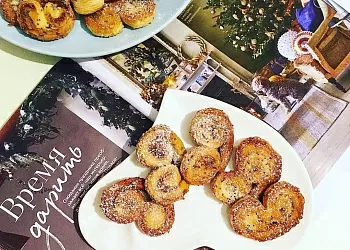 Слоеные сахарные ушки с маком