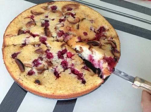 Фото рецепта Манник  с клюквой и яблоком