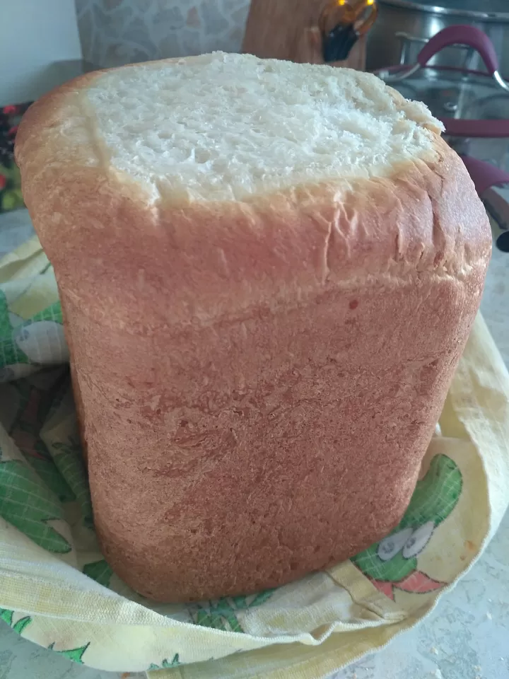Хлеб белый с семенами подсолнечника фото