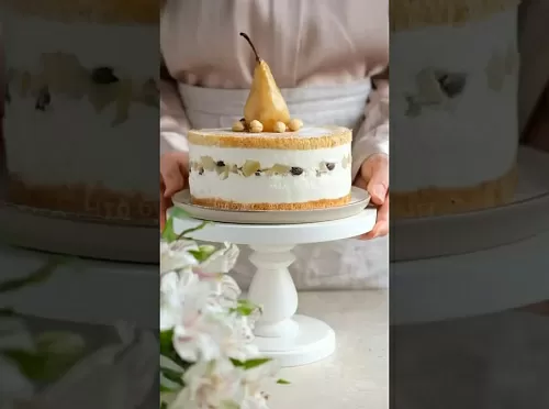 Фото рецепта Торт с грушей и крем-муссом из рикотты