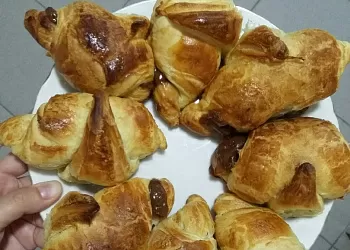 Круассаны с вареной сгущенкой