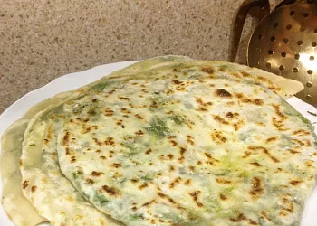 Афарар - лепешка с сыром и зеленью