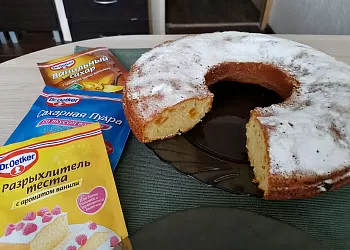 Идеальный манник на кефире с курагой
