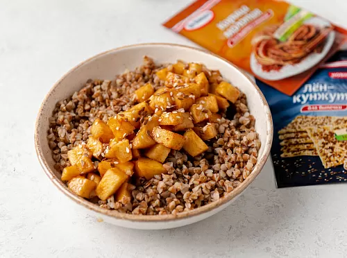 Фото рецепта Гречневая каша с яблоками