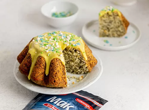 Постный апельсиновый кекс с маком и глазурью 