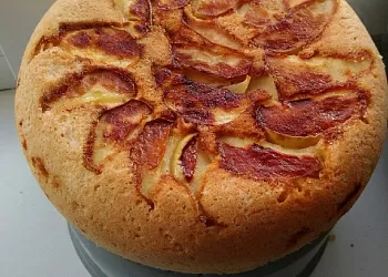 Пирог с яблоками и лимоном