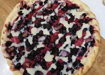 Сладкая пицца