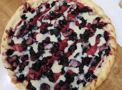 Сладкая пицца