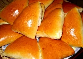 Булочки с абрикосами.