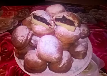 Пончики с джемом из жимолости