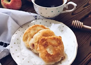 Оладьи с яблоками 