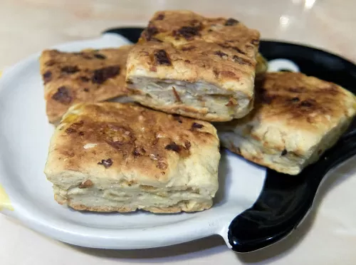 Фото рецепта Луковое постное печенье