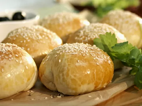 Фото рецепта Итальянские булочки с сыром и томатами