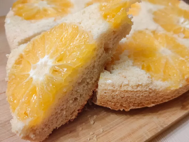 Бисквитный пирог с мандаринами фото
