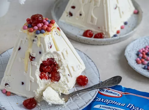 Фото рецепта Творожная пасха с вишней