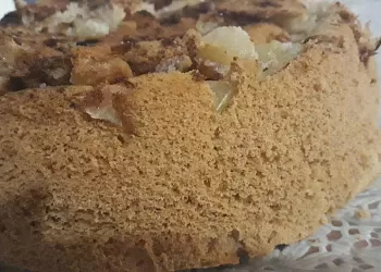 Шарлотка с я блоками и грушами