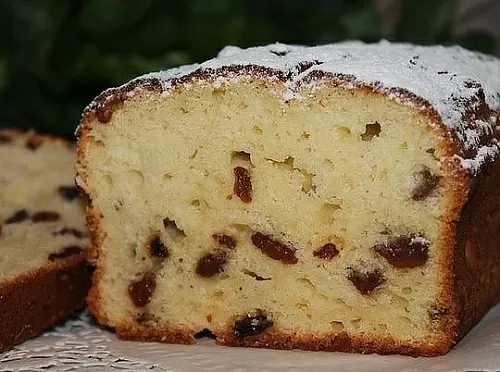 Фото рецепта Творожный кекс с изюмом 
