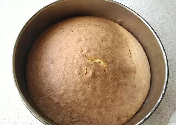Бисквит на горячем молоке и масле 
