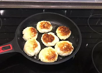 Готовим вкусные сырники быстро и просто