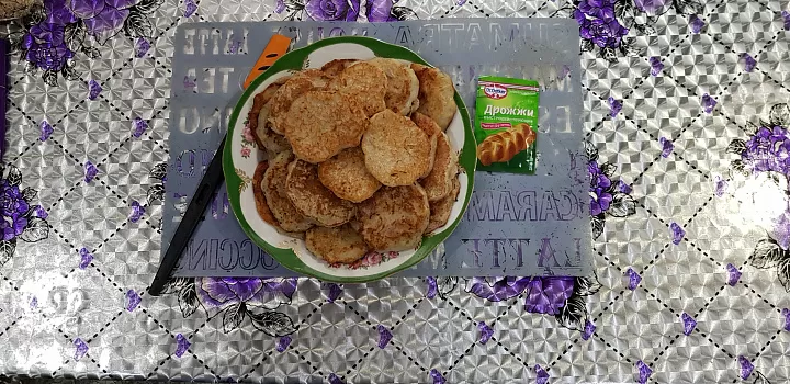 Картофельные оладьи с луком и чесноком