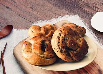 Булочки с маком