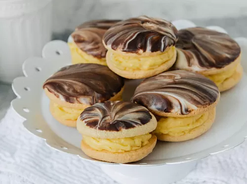 Фото рецепта Пирожное «Буше» с ванильным кремом