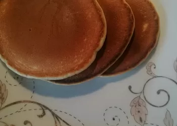 Панкейки с яблочным пюре