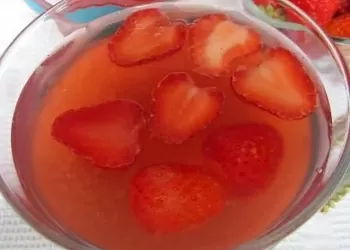Клубничное желе с желатином