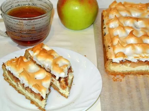 Фото рецепта Немецкий яблочный пирог с творожком