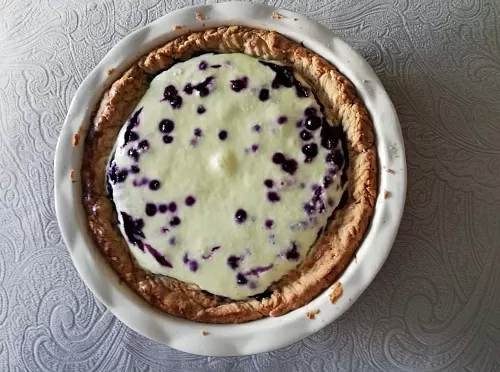 Фото рецепта Черничный пирог со сметанно- творожным кремом