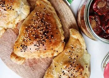 Пирожки с томатами и тыквой