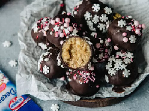 Фото рецепта Трюфели из печенья с посыпками