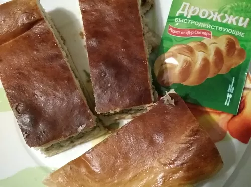 Фото рецепта Пирог с рисом и солеными грибами