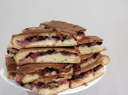 Фото рецепта Пирог со смородиной и яблоками