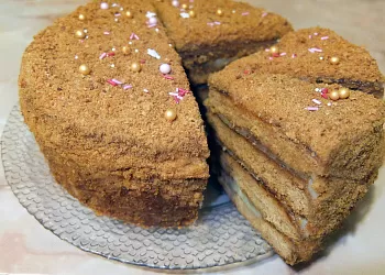 Медовик с заварным кремом на сковороде