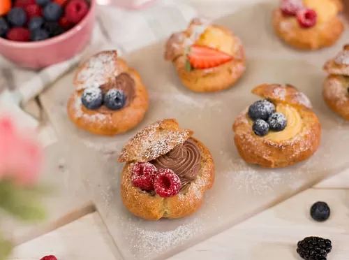 Фото рецепта Профитроли с нежными кремами