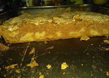 Шарлотка с яблоками