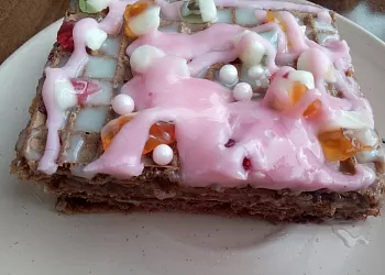 Торт с мармеладом из готовых коржей