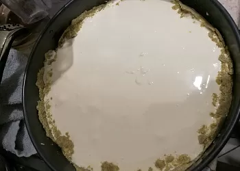 Чизкейк с ягодной прослойкой