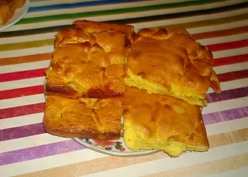 Ароматная шарлотка на скорую руку